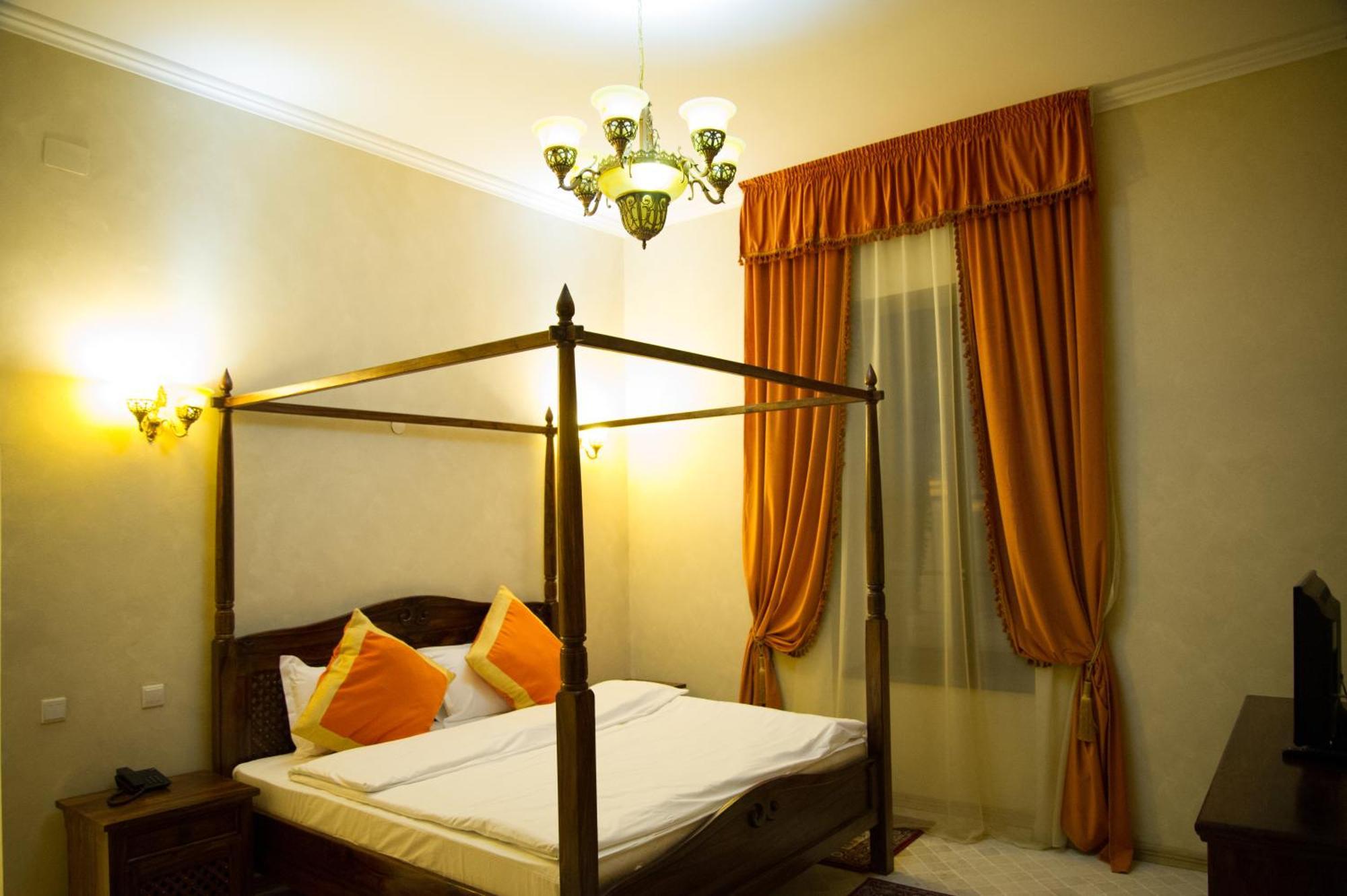 Regal 1880 Hotel ซินายา ภายนอก รูปภาพ